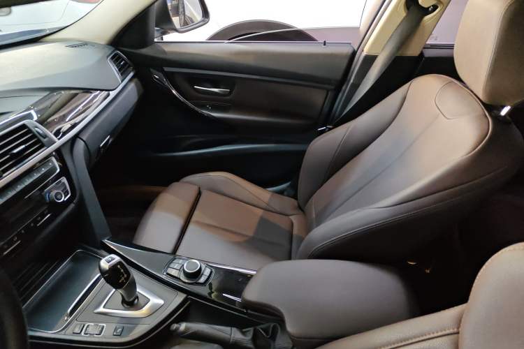 Used BMW 3 Series 2018 320Li Fashion Model Interior 5