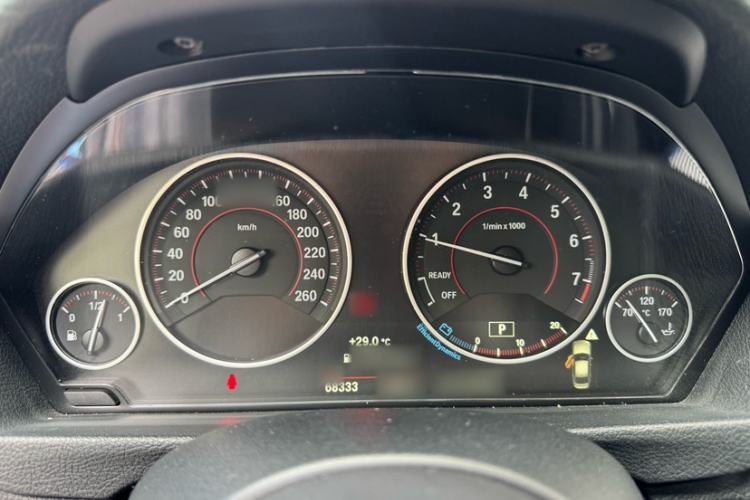 Used BMW 3 Series 2018 320i M Sport Package Interior 7
