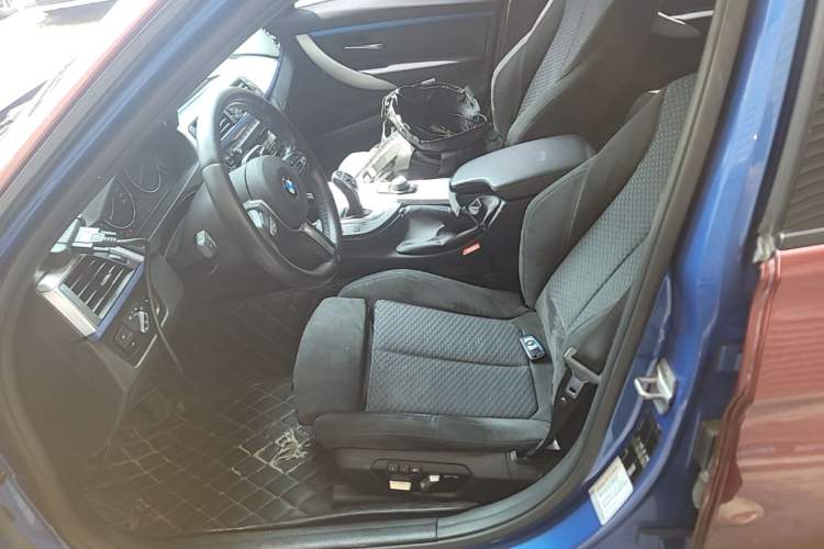 Used BMW 3 Series 2018 320i M Sport Package Left Front Seat
