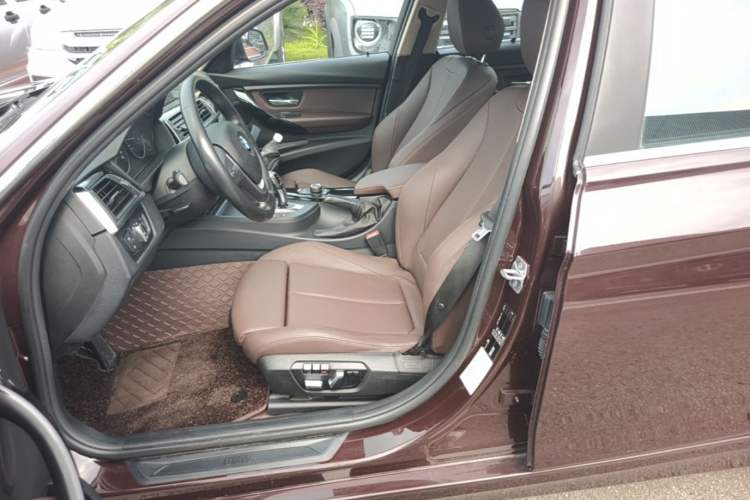 Used BMW 3 Series 2018 320Li Fashion Model Left Front Seat