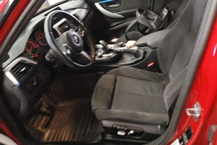 Used BMW 3 Series 2018 320i M Sport Package Left Front Seat
