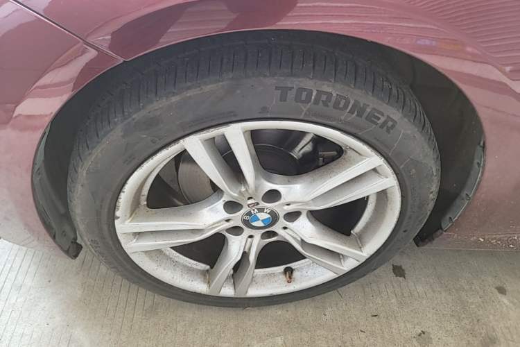 Used BMW 3 Series 2018 320i M Sport Package Left Front Wheel Hub