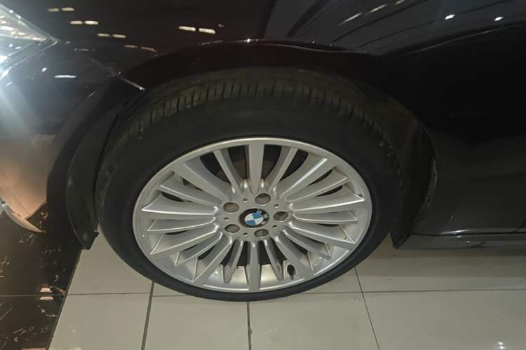 Used BMW 3 Series 2018 320Li Fashion Model Left Front Wheel Hub