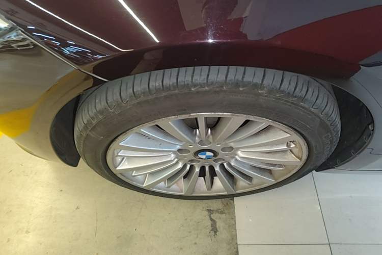 Used BMW 3 Series 2018 320Li Fashion Model Left Front Wheel Hub