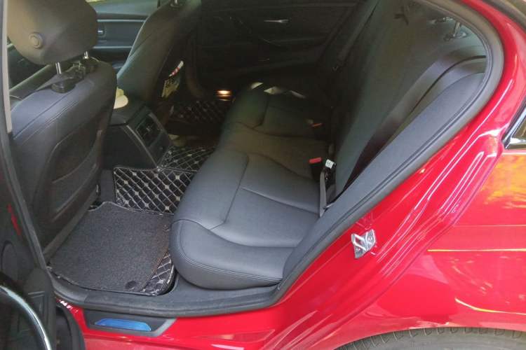 Used BMW 3 Series 2018 320Li Leading Model M Sport Package Left Rear Seat