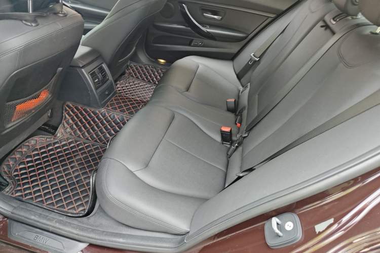 Used BMW 3 Series 2018 320Li Fashion Model Left Rear Seat