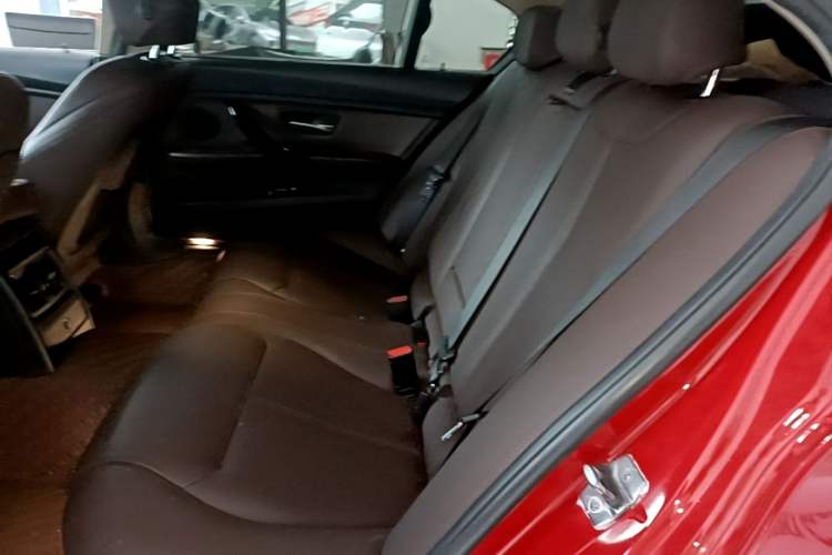 Used BMW 3 Series 2018 320Li Fashion Model Left Rear Seat