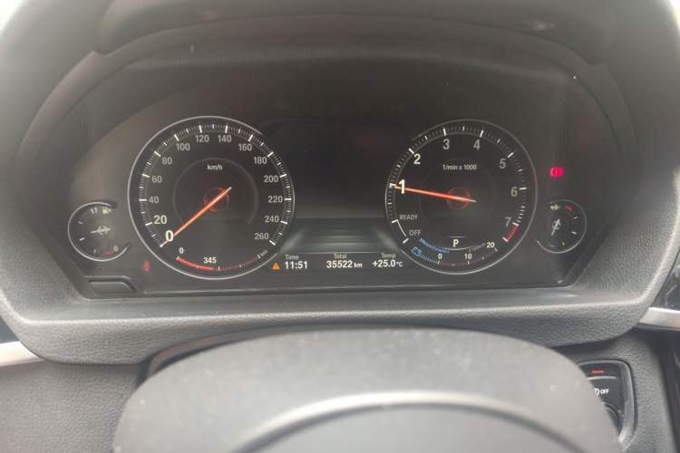 Used BMW 3 Series 2018 320Li Leading Model M Sport Package Odometer Close Up