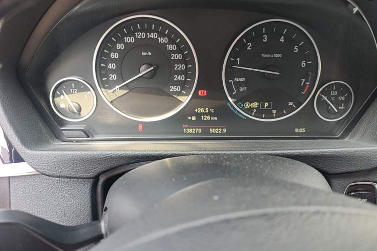 Used BMW 3 Series 2018 320Li Fashion Model Odometer Close Up