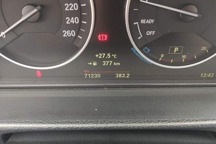 Used BMW 3 Series 2018 320Li Fashion Model Odometer Close Up