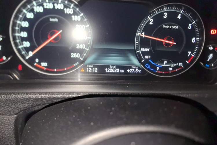 Used BMW 3 Series 2018 320Li Leading Model M Sport Package Odometer Close Up