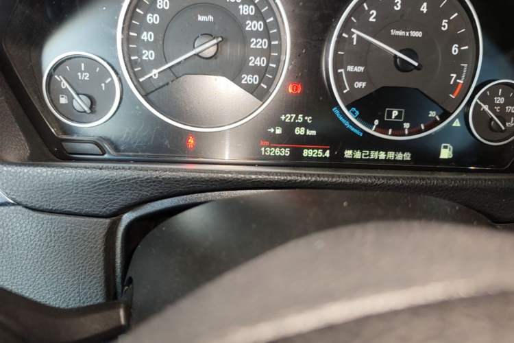 Used BMW 3 Series 2018 320Li Fashion Model Odometer Close Up