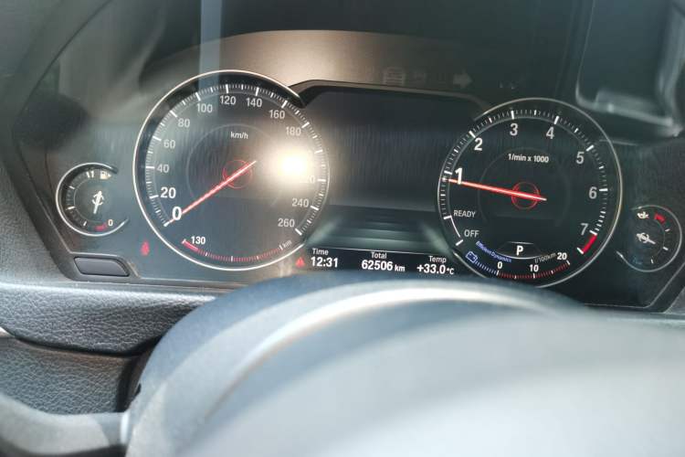 Used BMW 3 Series 2018 320Li Leading Model M Sport Package Odometer Close Up