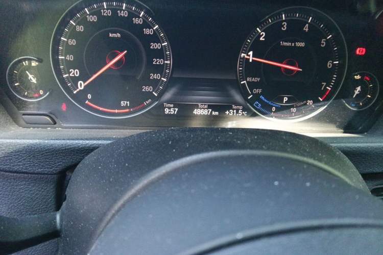 Used BMW 3 Series 2018 320Li Leading Model M Sport Package Odometer Close Up