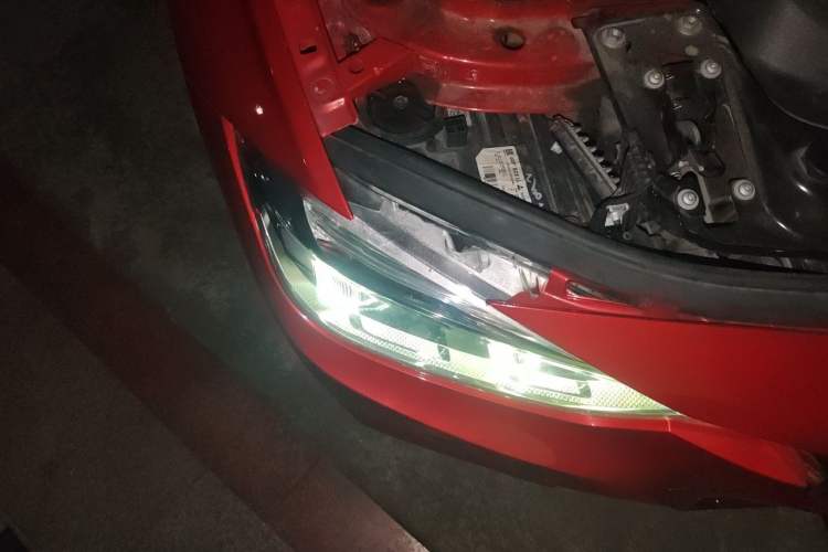 Used BMW 3 Series 2018 320i M Sport Package Right Front Headlight