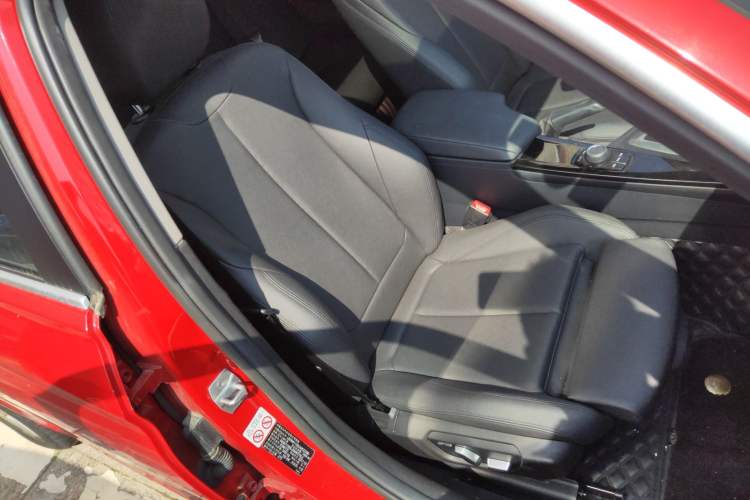 Used BMW 3 Series 2018 318Li Right Front Seat