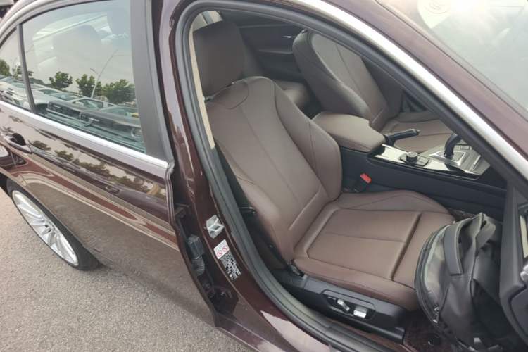 Used BMW 3 Series 2018 320Li Fashion Model Right Front Seat