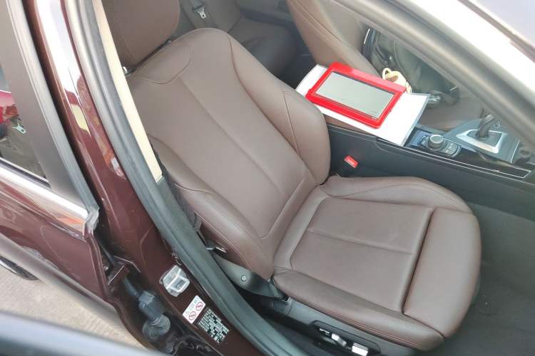 Used BMW 3 Series 2018 320Li Fashion Model Right Front Seat