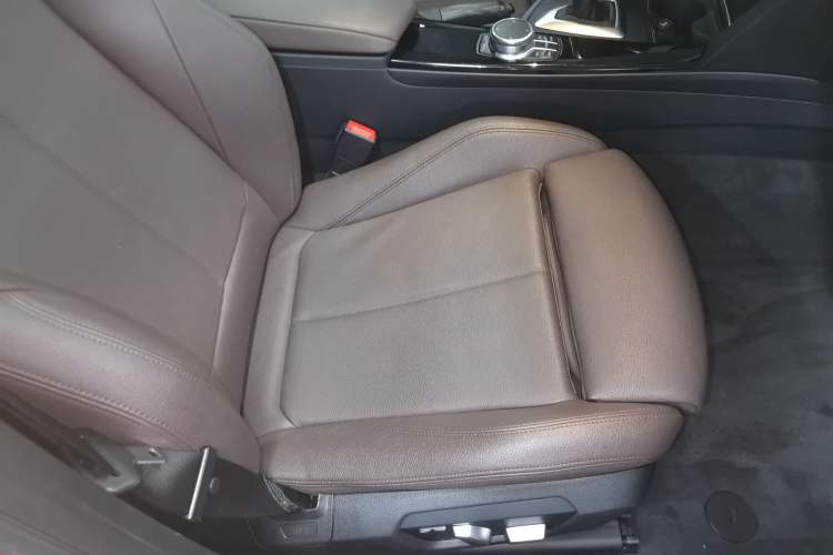 Used BMW 3 Series 2018 320Li Leading Model M Sport Package Right Front Seat