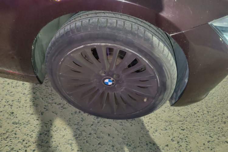 Used BMW 3 Series 2018 320Li Fashion Model Right Front Wheel Hub