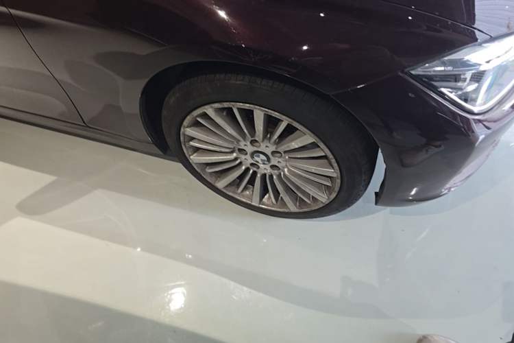 Used BMW 3 Series 2018 320Li Fashion Model Right Front Wheel Hub