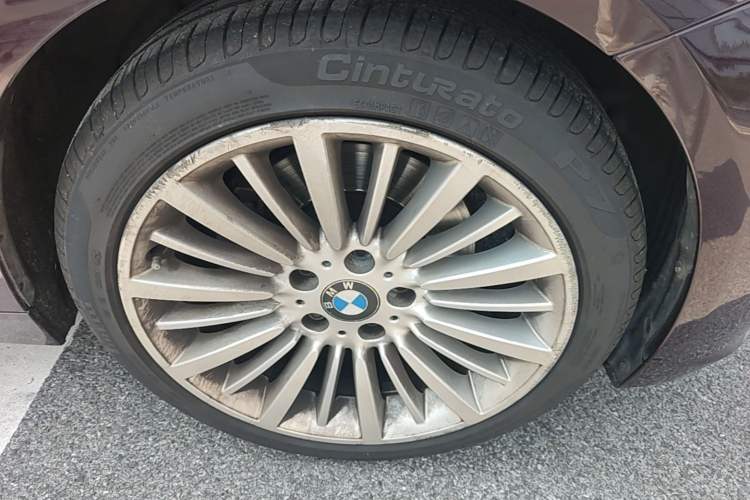 Used BMW 3 Series 2018 320Li Fashion Model Right Front Wheel Hub