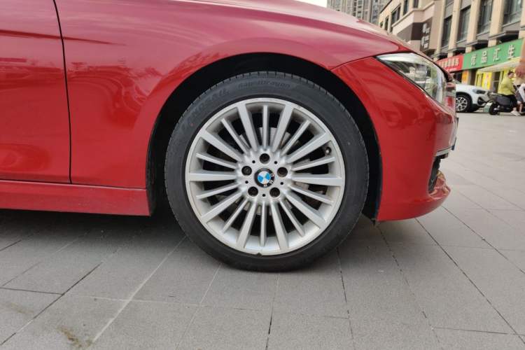 Used BMW 3 Series 2018 320Li Fashion Model Right Front Wheel Hub