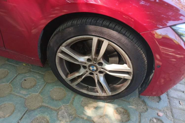 Used BMW 3 Series 2018 320Li Leading Model M Sport Package Right Front Wheel Hub
