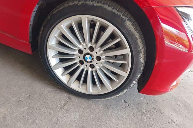 Used BMW 3 Series 2018 320Li Fashion Model Right Front Wheel Hub