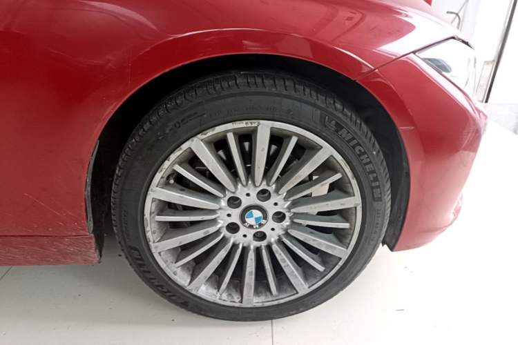 Used BMW 3 Series 2018 320Li Fashion Model Right Front Wheel Hub
