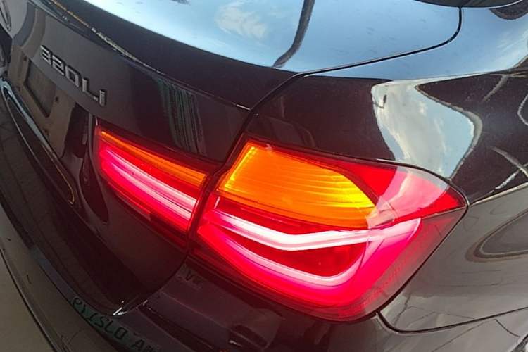 Used BMW 3 Series 2018 320Li Fashion Model Right Rear Taillight