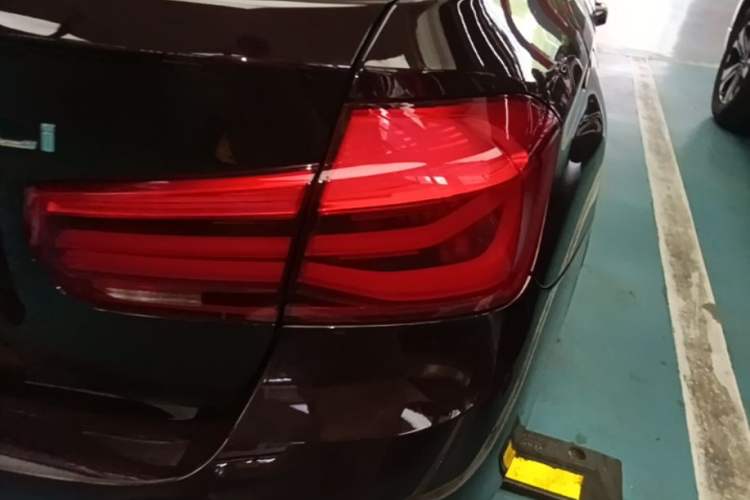 Used BMW 3 Series 2018 320Li Fashion Model Right Rear Taillight