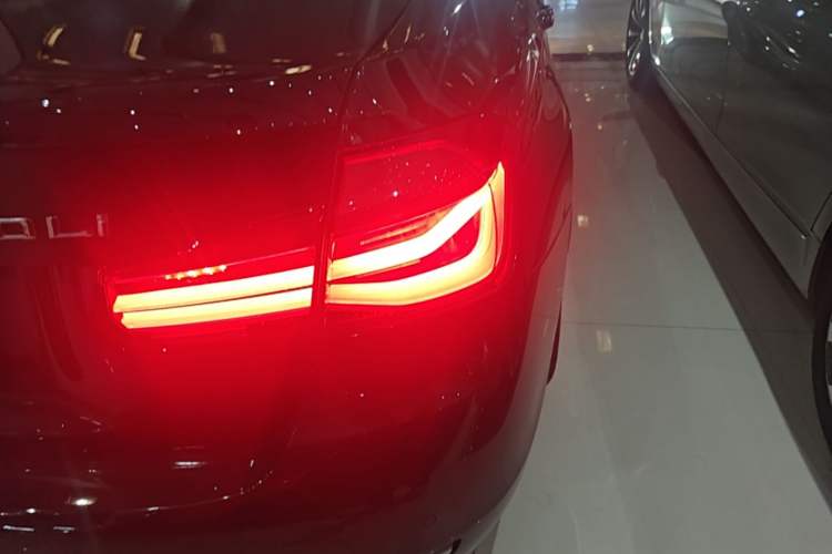 Used BMW 3 Series 2018 320Li Fashion Model Right Rear Taillight