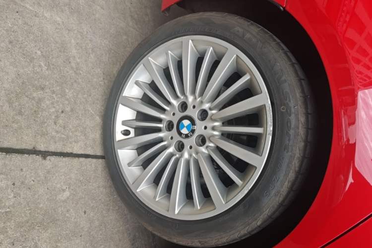 Used BMW 3 Series 2018 320Li Fashion Model Right Rear Wheel Hub