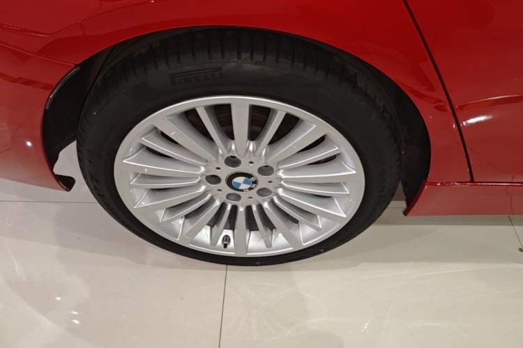 Used BMW 3 Series 2018 320Li Fashion Model Right Rear Wheel Hub