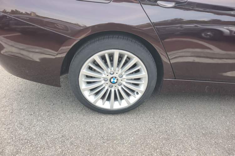 Used BMW 3 Series 2018 320Li Fashion Model Right Rear Wheel Hub