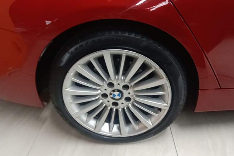 Used BMW 3 Series 2018 320Li Fashion Model Right Rear Wheel Hub