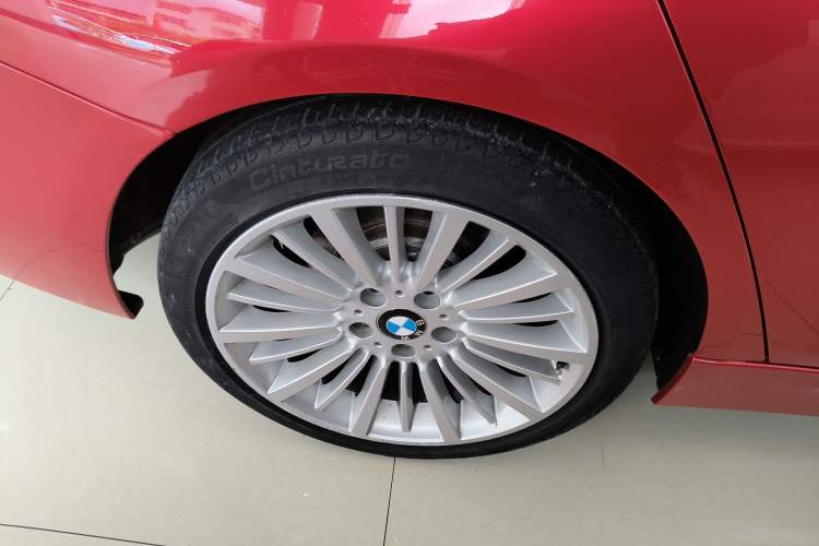 Used BMW 3 Series 2018 320Li Fashion Model Right Rear Wheel Hub