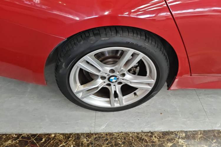 Used BMW 3 Series 2018 320i M Sport Package Right Rear Wheel Hub