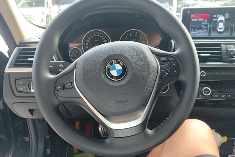 Used BMW 3 Series 2018 320Li Fashion Model Steering Wheel