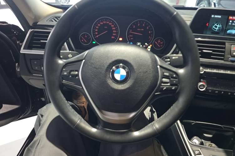 Used BMW 3 Series 2018 320Li Fashion Model Steering Wheel