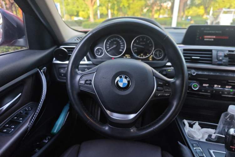 Used BMW 3 Series 2018 320Li Fashion Model Steering Wheel