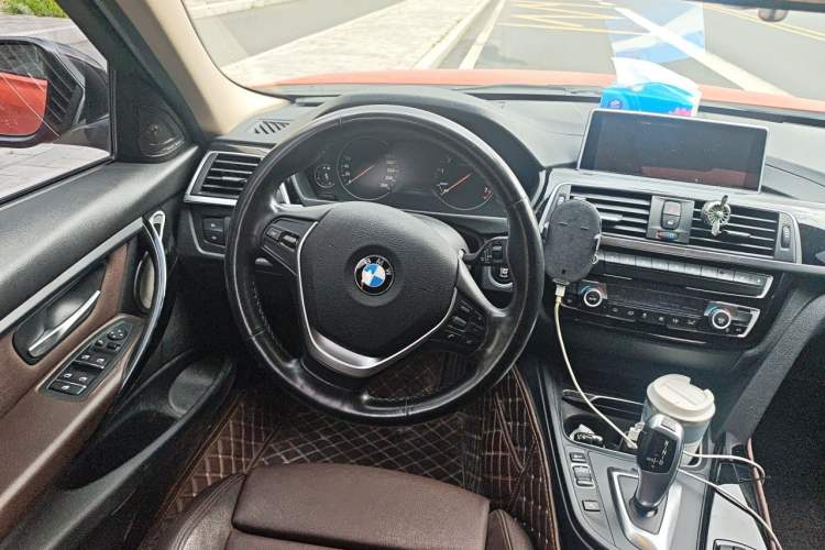 Used BMW 3 Series 2018 318i Steering Wheel
