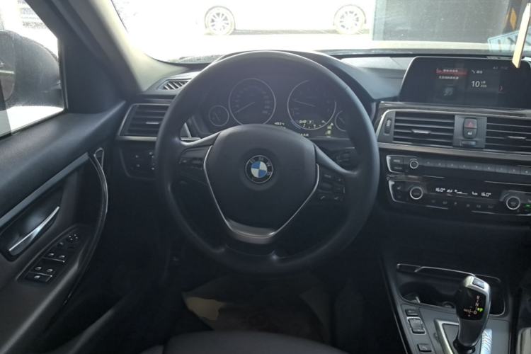 Used BMW 3 Series 2018 320Li Fashion Model Steering Wheel