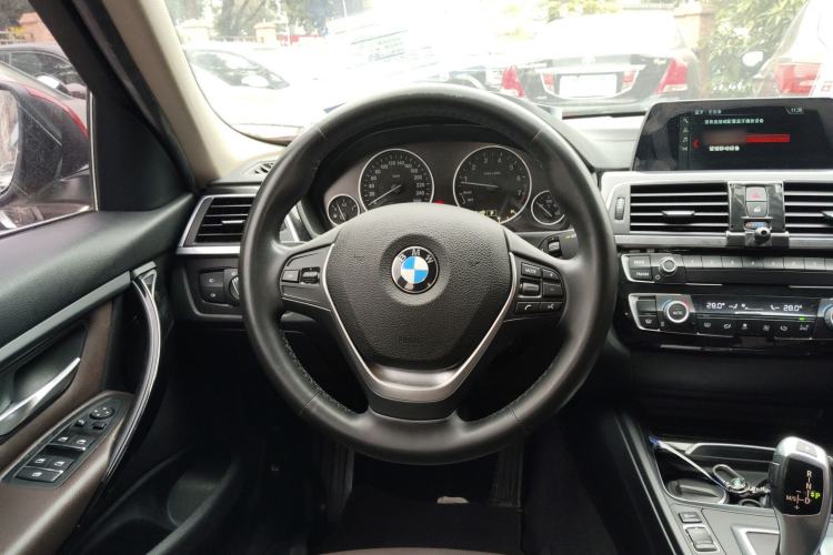 Used BMW 3 Series 2018 320Li Fashion Model Steering Wheel