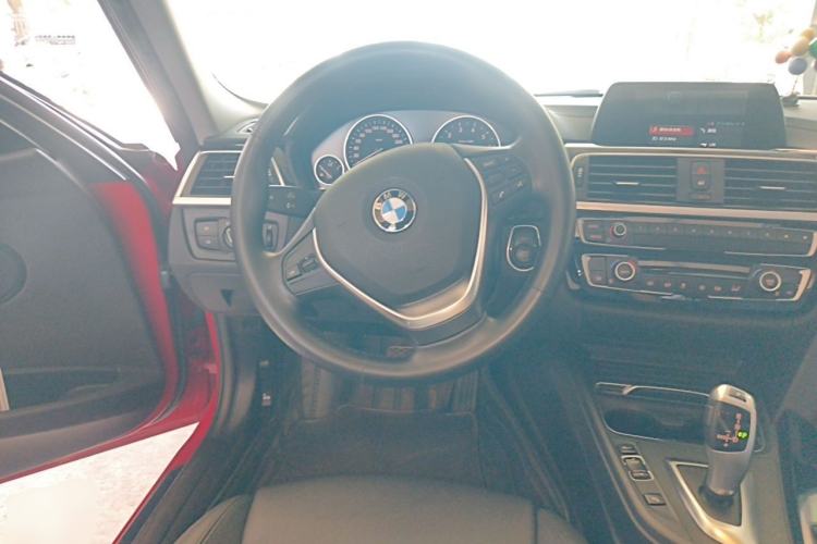 Used BMW 3 Series 2018 320Li Fashion Model Steering Wheel