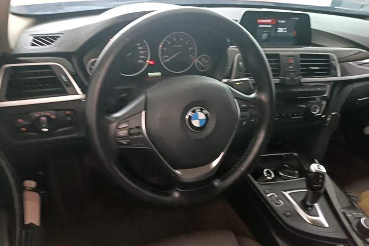 Used BMW 3 Series 2018 320Li Fashion Model Steering Wheel