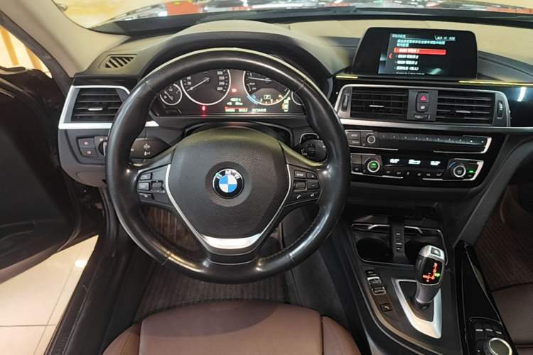 Used BMW 3 Series 2018 320Li Fashion Model Steering Wheel