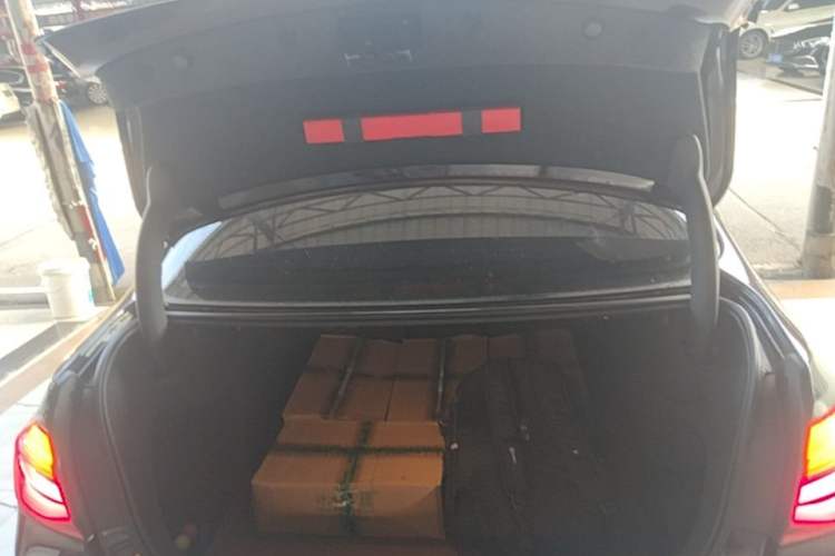 Used BMW 3 Series 2018 320Li Fashion Model Trunk