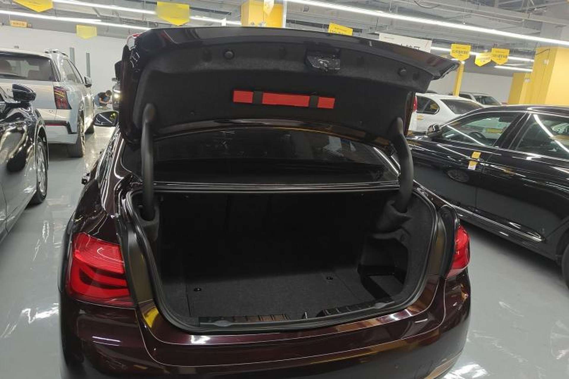 Used BMW 3 Series 2018 320Li Fashion Model Trunk
